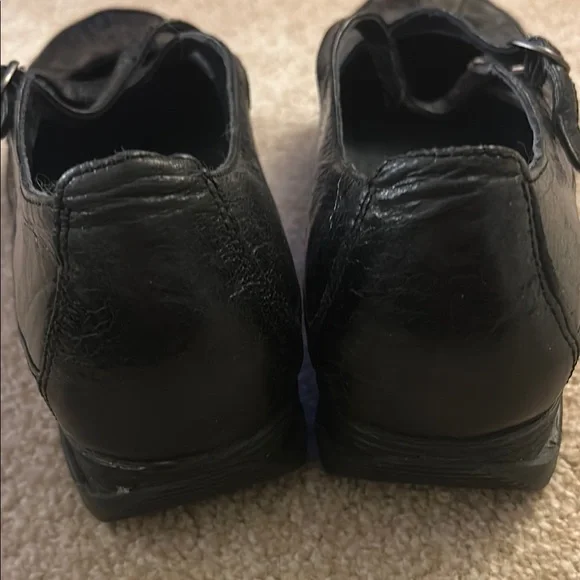 Dansko Black Flats with Comfort and Style - Picture 3 of 7